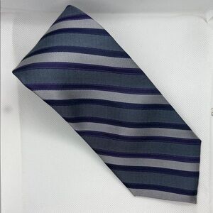 Kenneth Cole Men's Tie - Navy and Silver Stripes